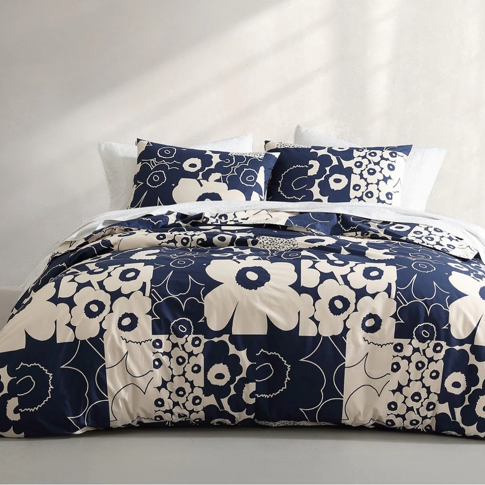 Marimekko Unikko Kollaasi King Duvet Cover and Shams Set